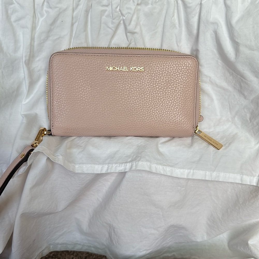 Michael Kors wristlet